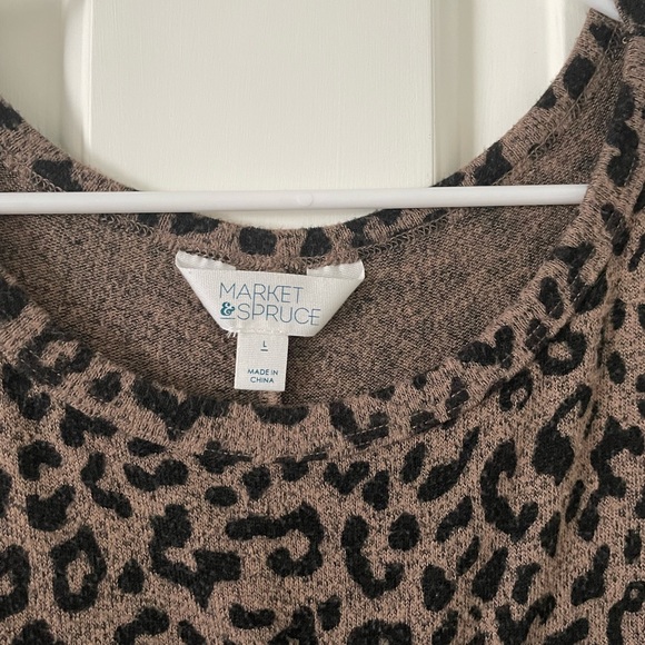 Print Sweater - Picture 2 of 2